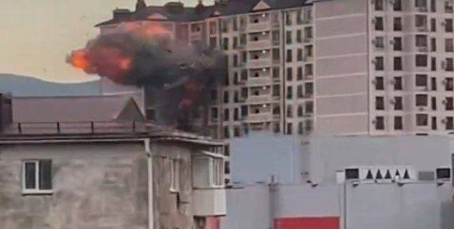 У Новоросійську ППО і РЕБ спрямували БпЛА у житлову багатоповерхівку