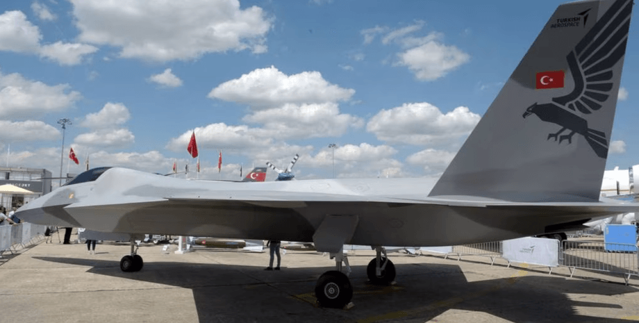 турецький винищувач