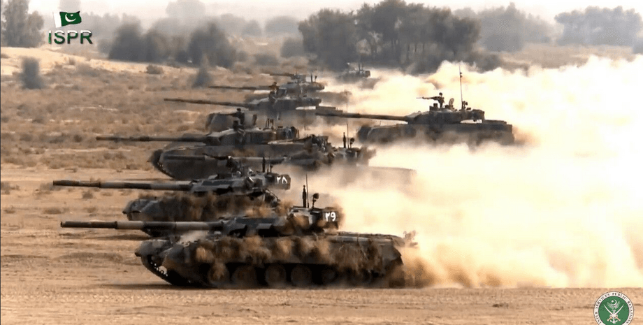 ремонт пакистанских танков