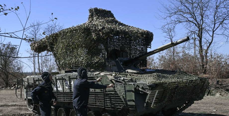 Secondo il vice comandante della compagnia Artem Orlovsky, tutti i veicoli blind...