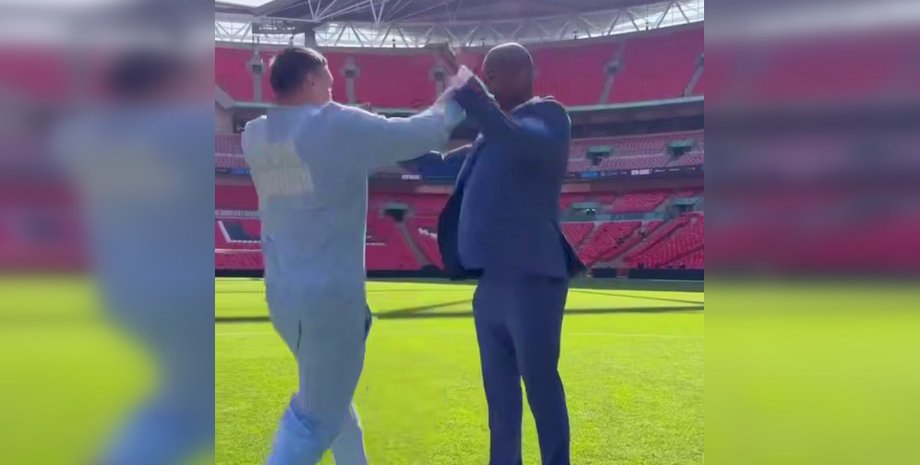 усик дюбуа бій, усик дюбуа, битва поглядів усик дюбуа