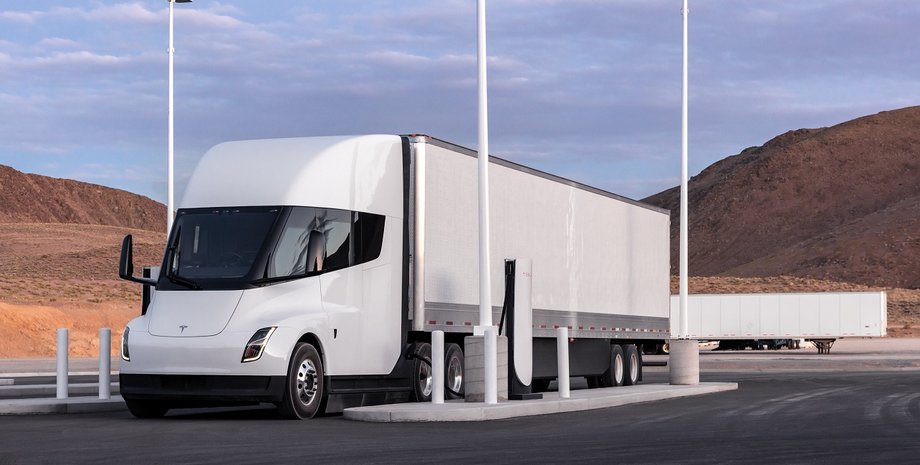 Tesla Semi, податок на вантажівки, вантажні електромобілі