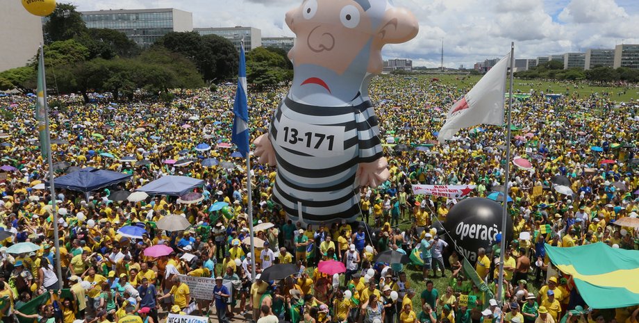 В Бразилии протестовали против президента Дилмы Руссефф / Фото: Getty Images