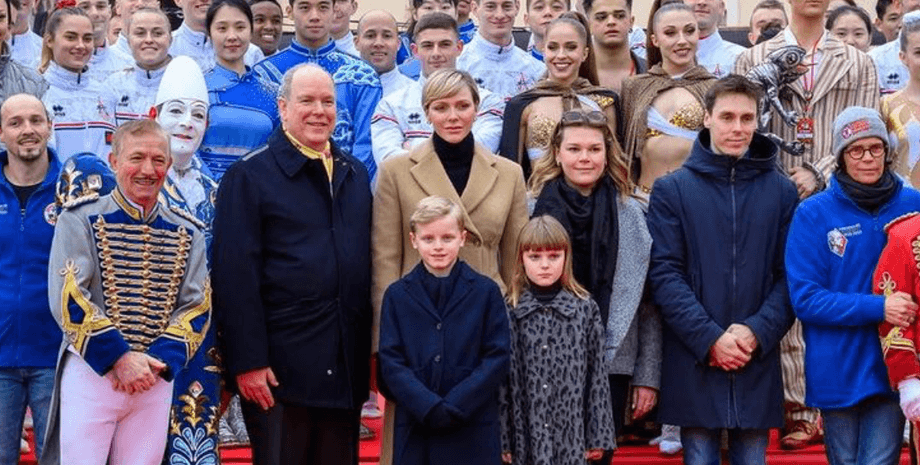 княгиня монако, княгиня шарлен стиль, князь монако альбер, цирковая выставка в монте-карло, принц жак и принцесса габриэлла