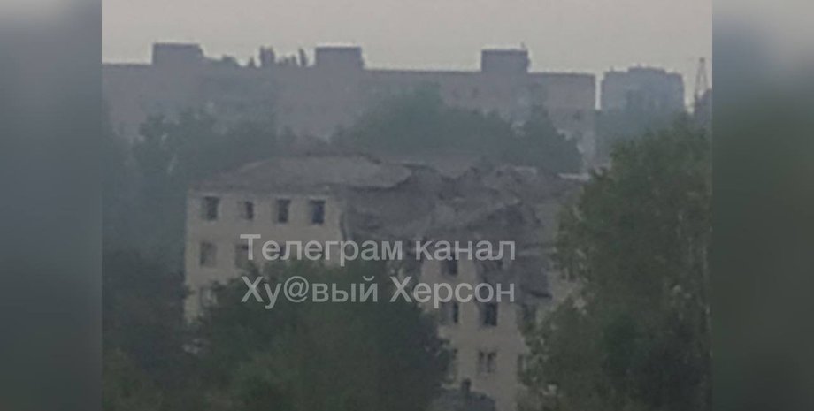 воинская часть в Херсоне, удар по воинской части, Херсон, артиллерия ВСУ, взрывы в Херсоне