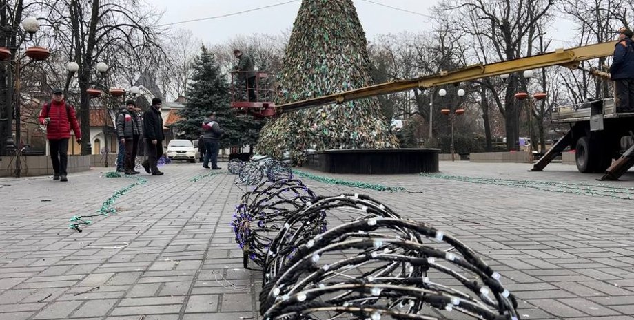 елка в николаеве, в николаеве установят елку несокрушимых, камуфляжная елка в николаеве