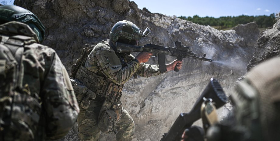 Secondo gli analisti, le truppe russe potrebbero trasferirsi sul fiume Zhuravka ...