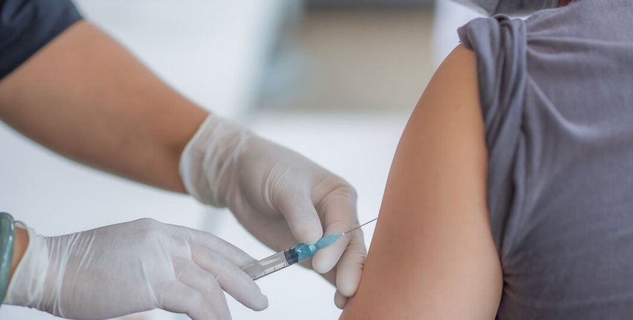 коронавирус, вакцина, covid-19, шмыгаль, денис шмыгаль, кабмин