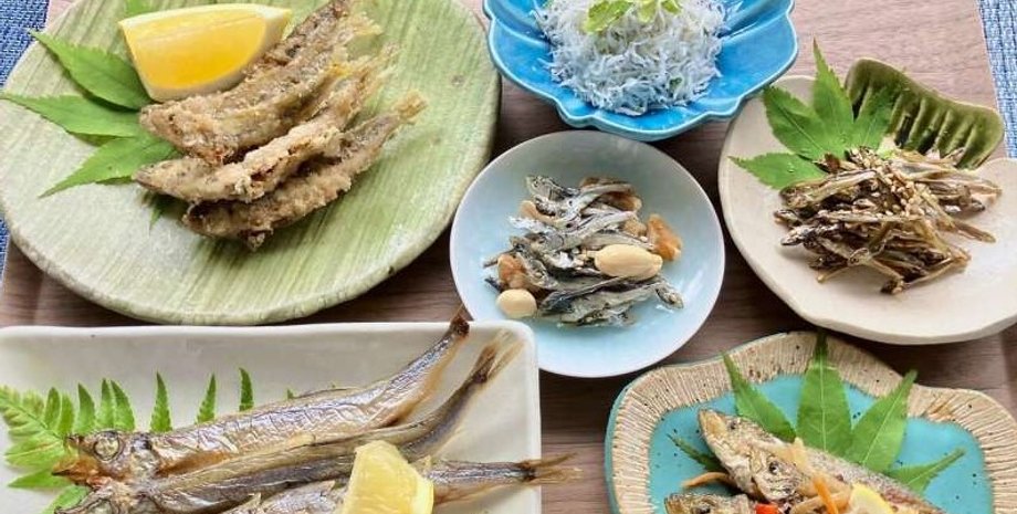 мелкая рыба, сардины, мойва