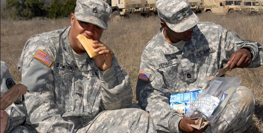 солдати США з сухпайками