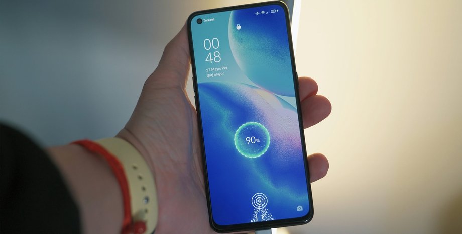 Смартфон медленно заряжается через USB-кабель