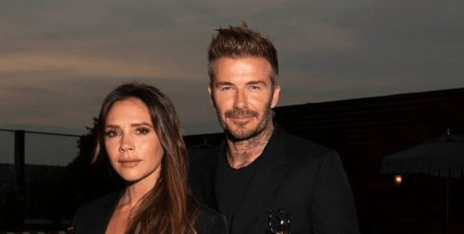 Вікторія та Девід Бекхеми, вікторія бекхем стиль, родина бекхемів, ідеальна сукня піджак, трендові сукні на літо 2023