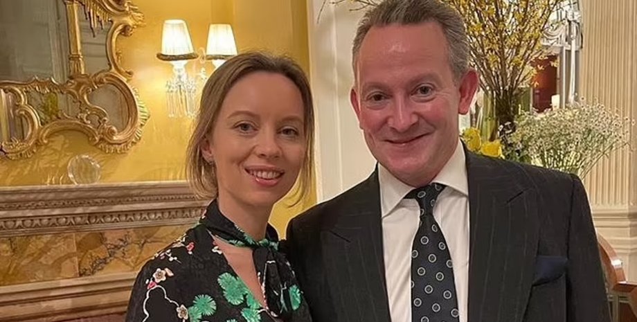 Переможниця лотереї, багатий бізнесмен, відмивання грошей, Джонатан Наттолл, Аманда Наттолл, суд, підкинув бомбу,