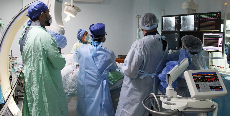 німеччина, клініка, монітор, ссс, стрим, прямий ефір, медсестри