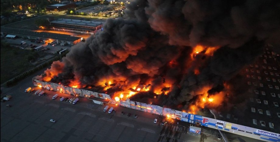 пожежа в Польщі тц, варшава, диверсії росії