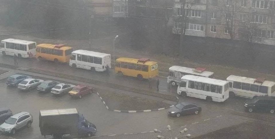 автобуси в Донецьку
