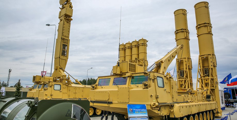 Зенитная ракетная система С-300В4 / Фото: bmpd.livejournal.com