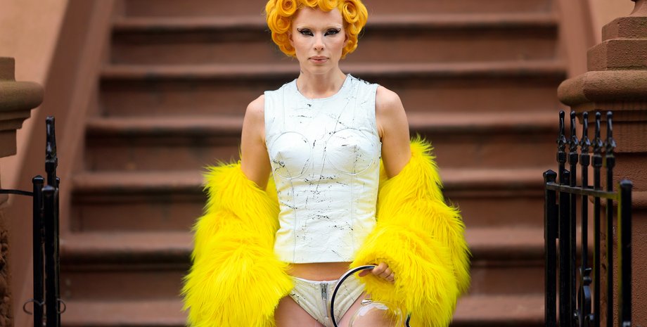 Джулія Фокс, Джулія Фокс стиль, Джулія Фокс образи, колишня дівчина каньє веста, екстравагантний образ джулії фокс