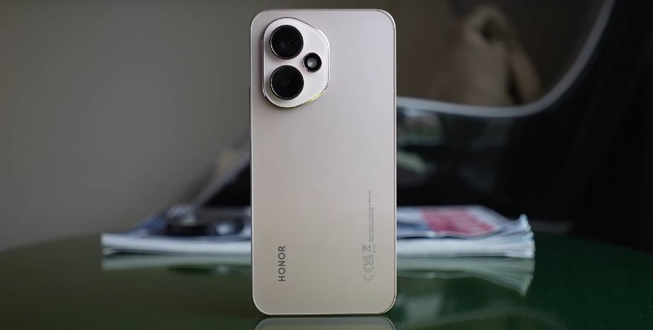 Смартфон Honor получит батарею 8200 мАч