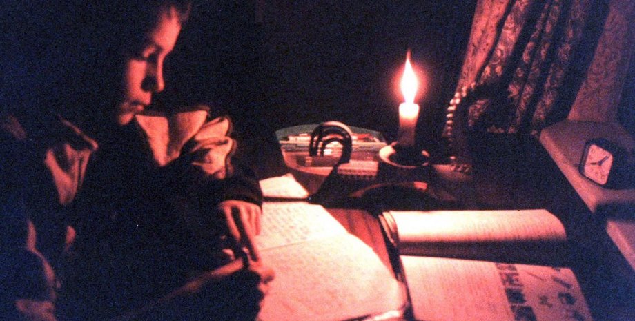 свеча, школьник, блэкаут