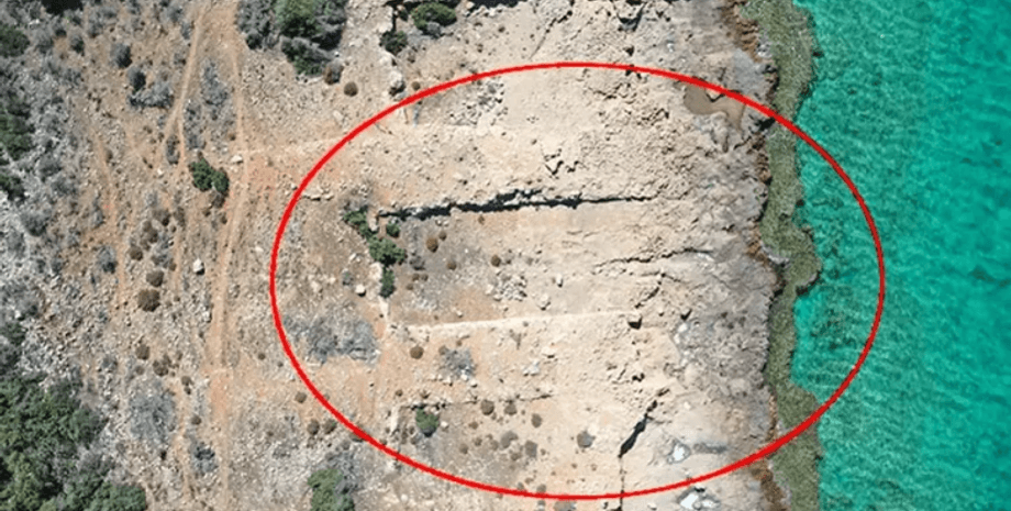 археологія, корабельня, найстаріша у світі корабельня, розкопки, острів Дана, знахідка, артефакти, битва при Саламіні, спартанці проти персів