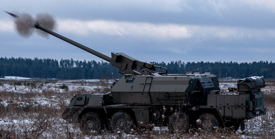 САУ Zuzana 2 САУ Zuzana 2, поле, постріл, ліс