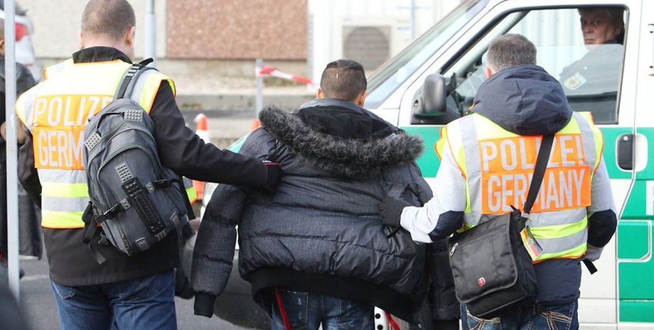 полиция, германия, депортация, автомобиль