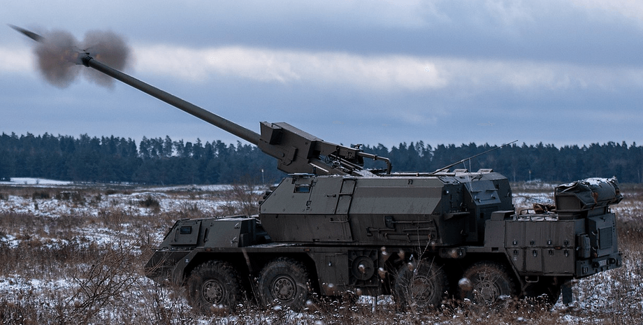 САУ Zuzana 2, поле, вістрел, лес