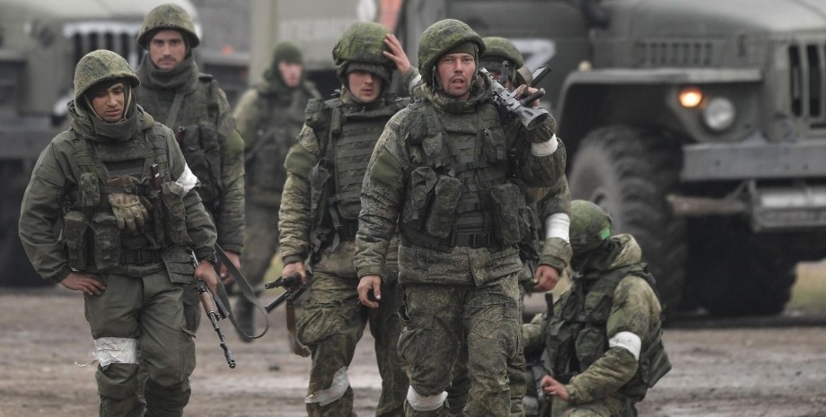 In prima linea a est e sud, sono possibili le forze armate della Federazione Rus...