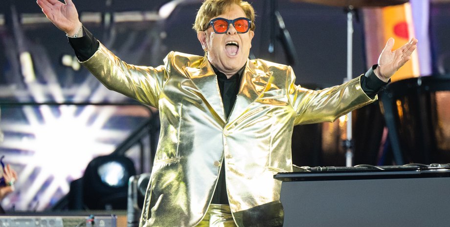 Элтон Джон, падение, травма