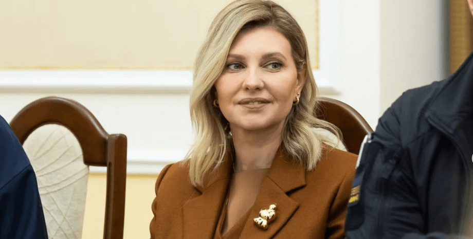 Олена Зеленська, Олена Зеленська образи, перша леді, хто одягає Олену Зеленську, брошка голубка, Gunia