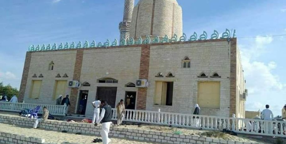 Мечеть, которую атаковали террористы / Фото: twitter.com/sinai_news_1