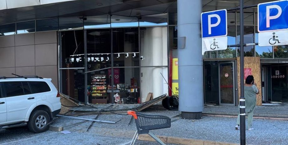 днепр, торговый центр, ракетный удар,