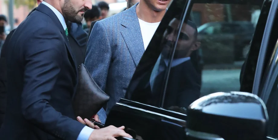 Криштиану Роналду и охрана