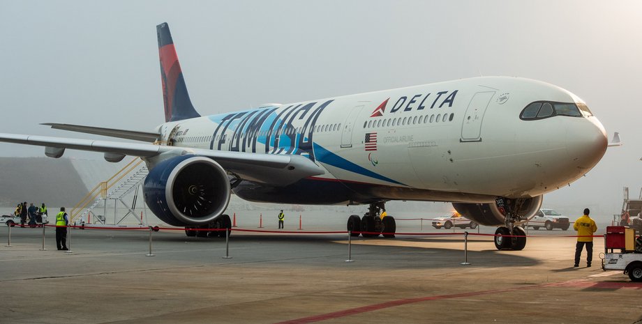 самолет, самолет США, самолет Delta, рейс Delta, рейс отменили, США отмена рейса, самолет ЧП, самолет диарея, аэродром возвращения самолета