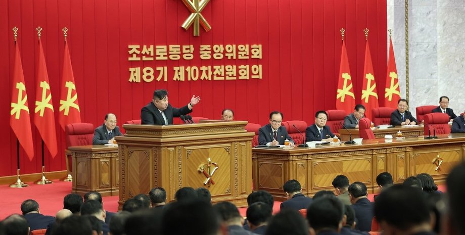 ким чен Ин, значки кндр, значки портрет, значки