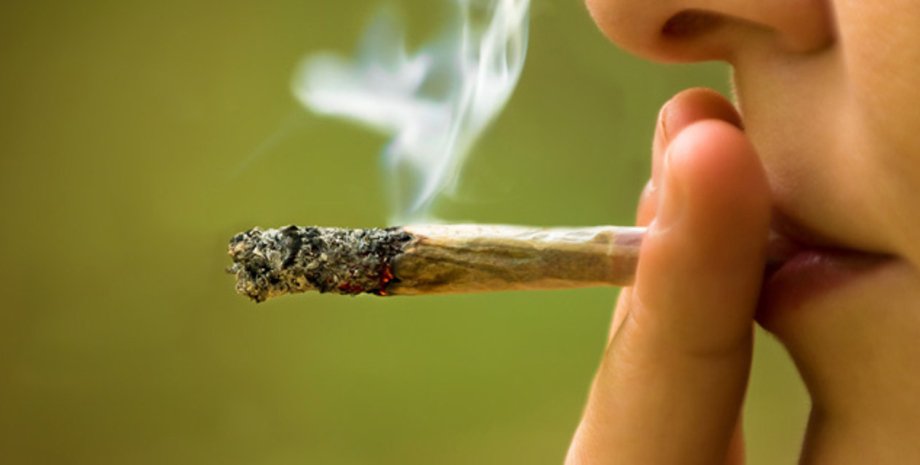 15 лет курит марихуану цена за грамм марихуаны