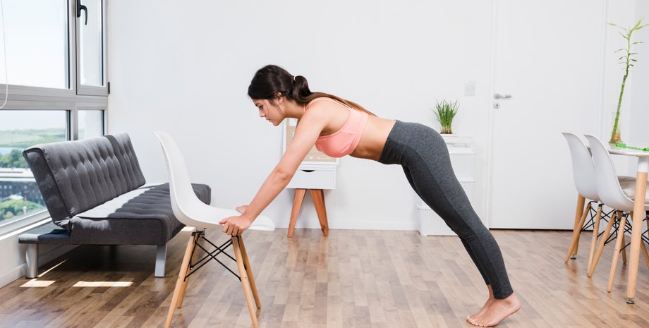 Упражнения на стуле