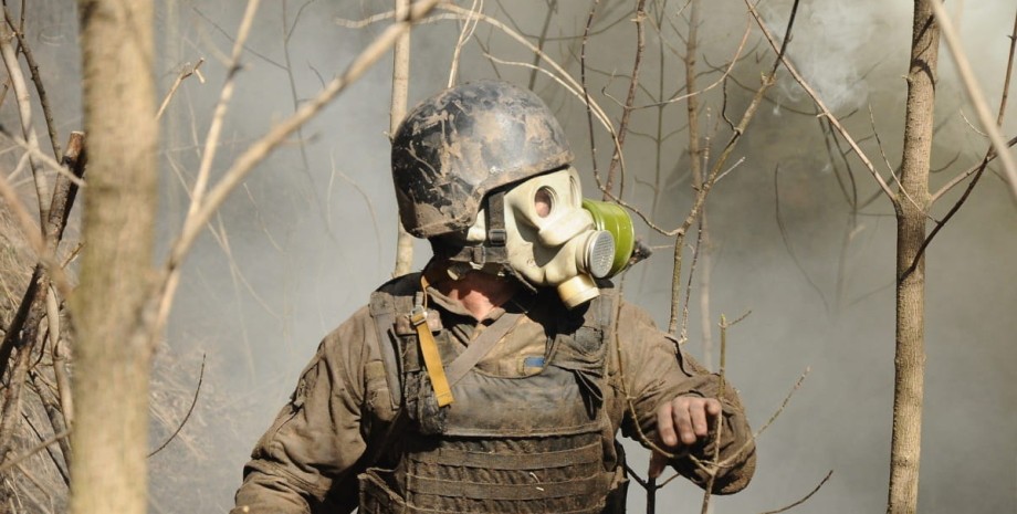 The Russian army applies forbidden toxic gas against the Armed Forces, in partic...