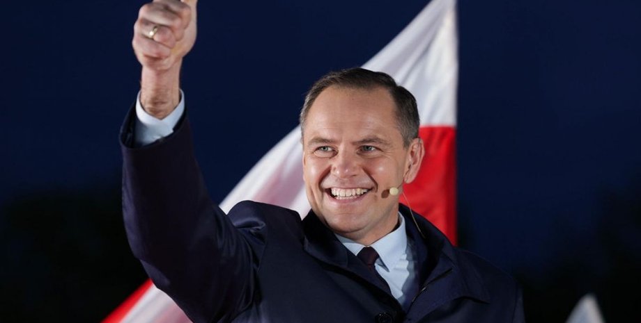 Кароль Навроцкий Кароль Навроцкий заявил, что Польша скоро не будет помогать украинским беженцам