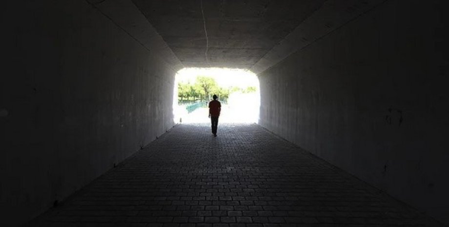 Світло в кінці тунелю