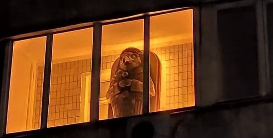 Киев, балкон, скульптура, саркофаг,