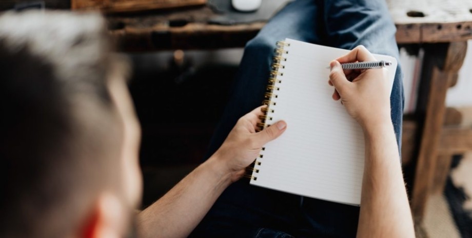 Парень с дневником Богатство, деньги, доход, капитал, советы миллионера, состояние, психология богачей, США, видео, тренды TikTok