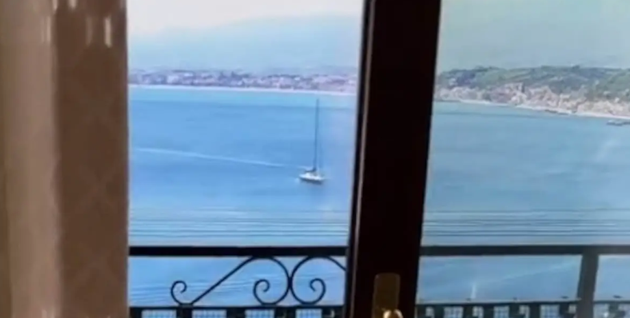 Клариса Мургія з Аргентини, обман в готелі, плакат замість краєвиду на море, прикол, курйози, відео, туризм