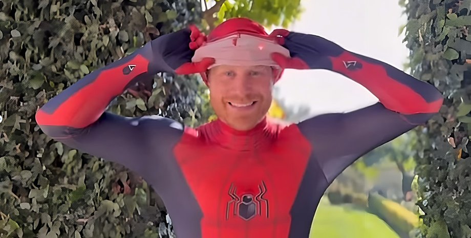 принц гарри, санта клаус, солдатики скотти, спайдермен