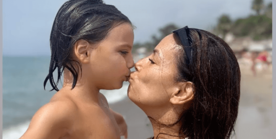 Єва Лонгорія із сином Сантьяго, хосе бастон, єва лонгорія фігура, відпочинок в іспанії, марбелья, відчайдушні домогосподарки