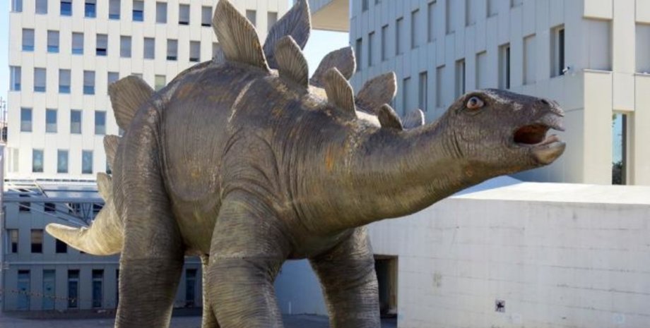 динозавр, статуя