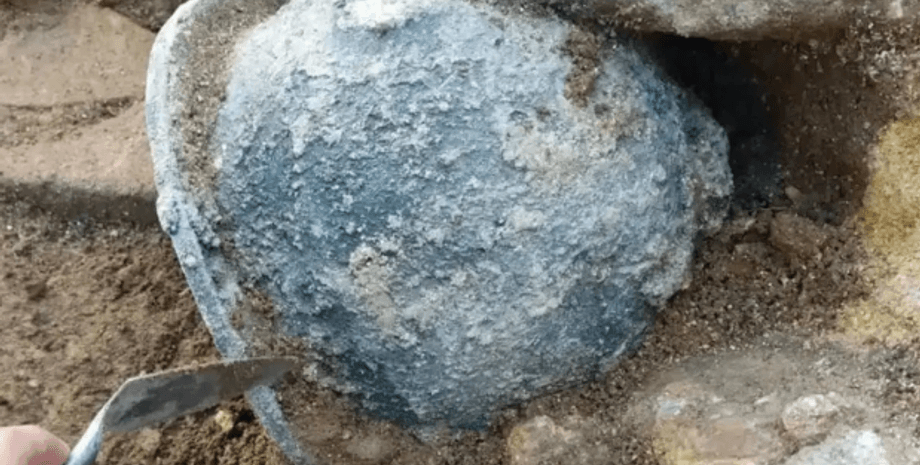 шолом, археологи, знахідка, розкопки, святилище, Афіна, битва, напис, місто, кераміка, Греція, війна, мудрість, богиня