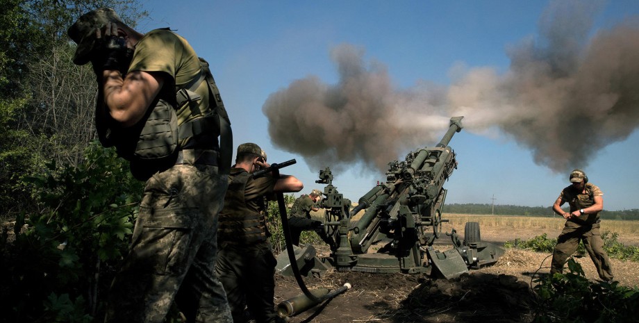 українські військові, постріл гармати