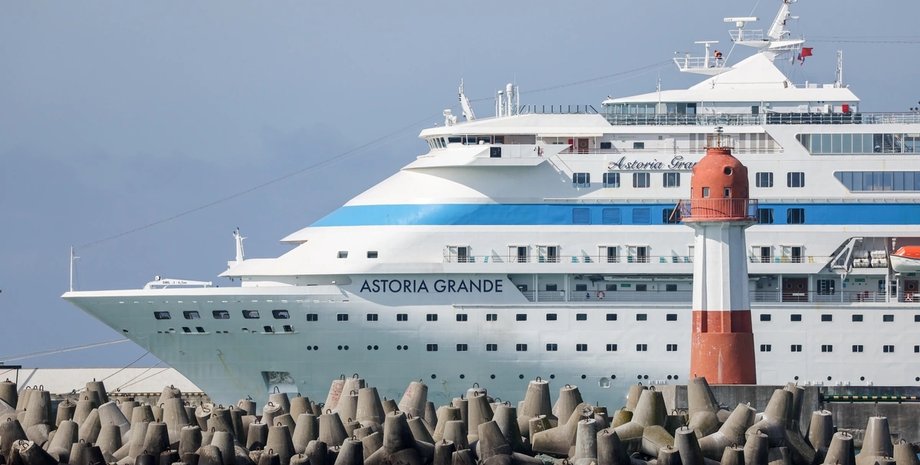 Російський лайнер Astoria Grande Асторія Гранде